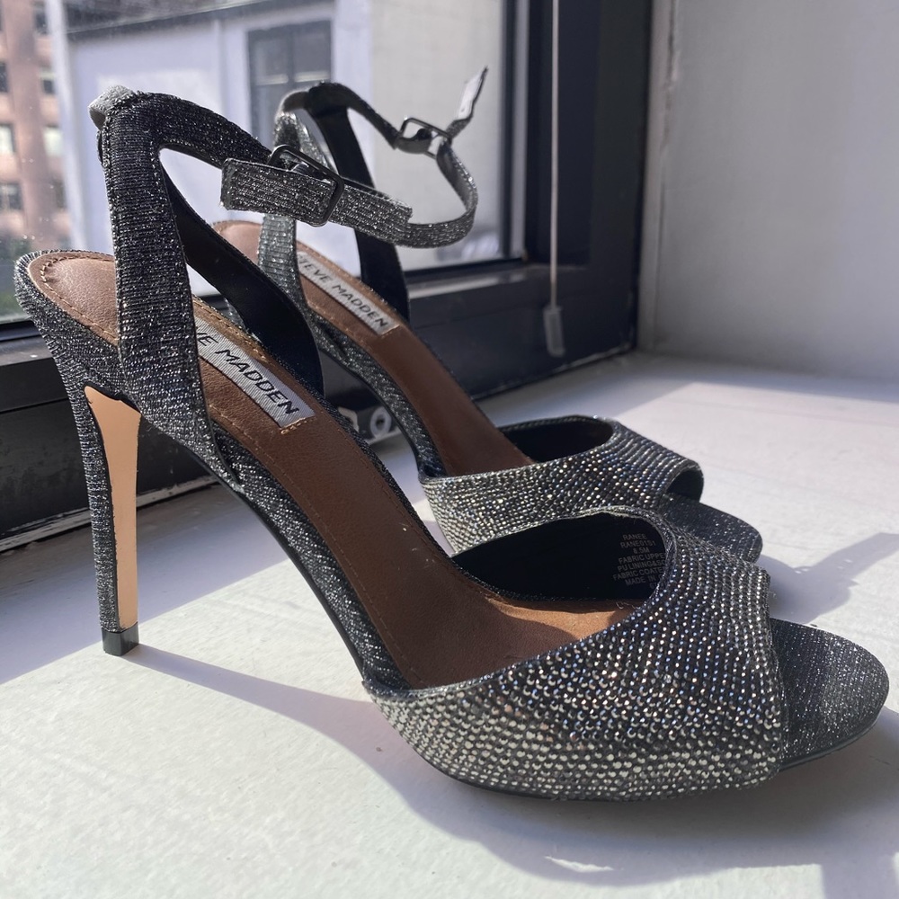 Steve Madden Sparkly Pump